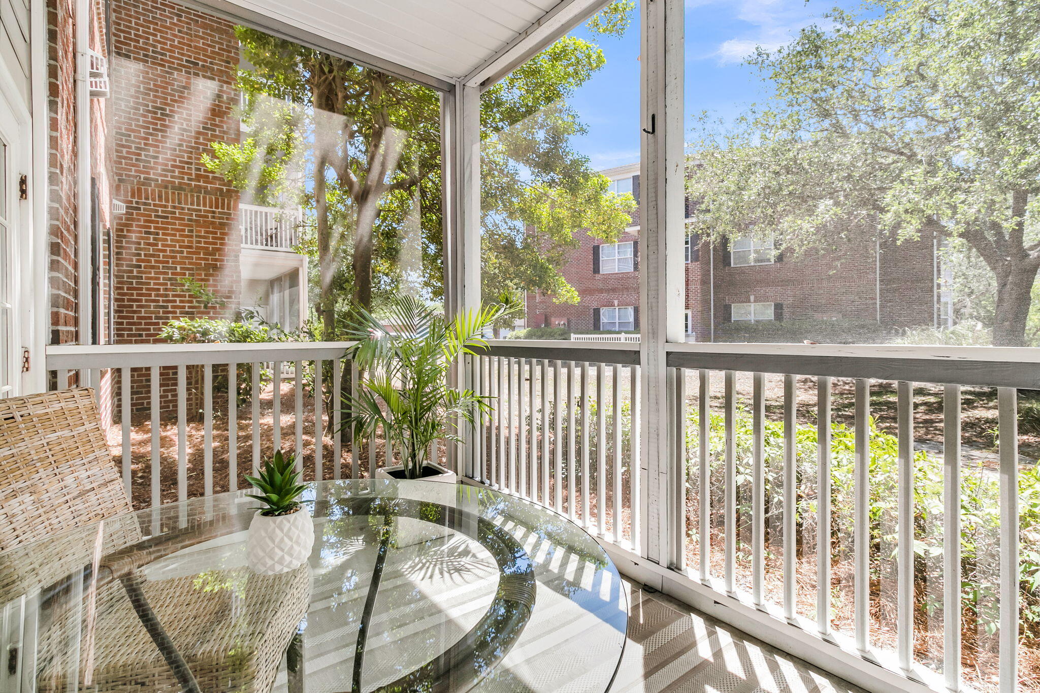 1575 Cambridge Lakes Drive Unit 104e