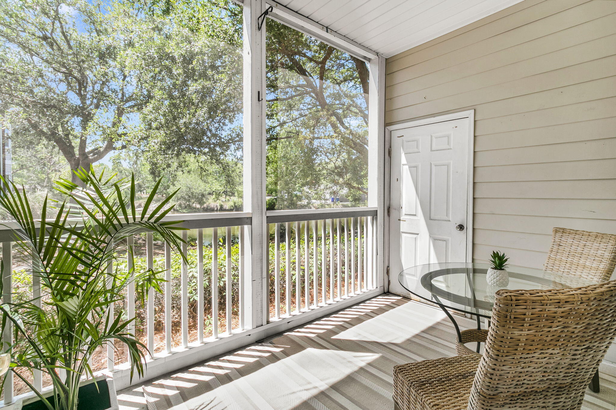 1575 Cambridge Lakes Drive Unit 104e