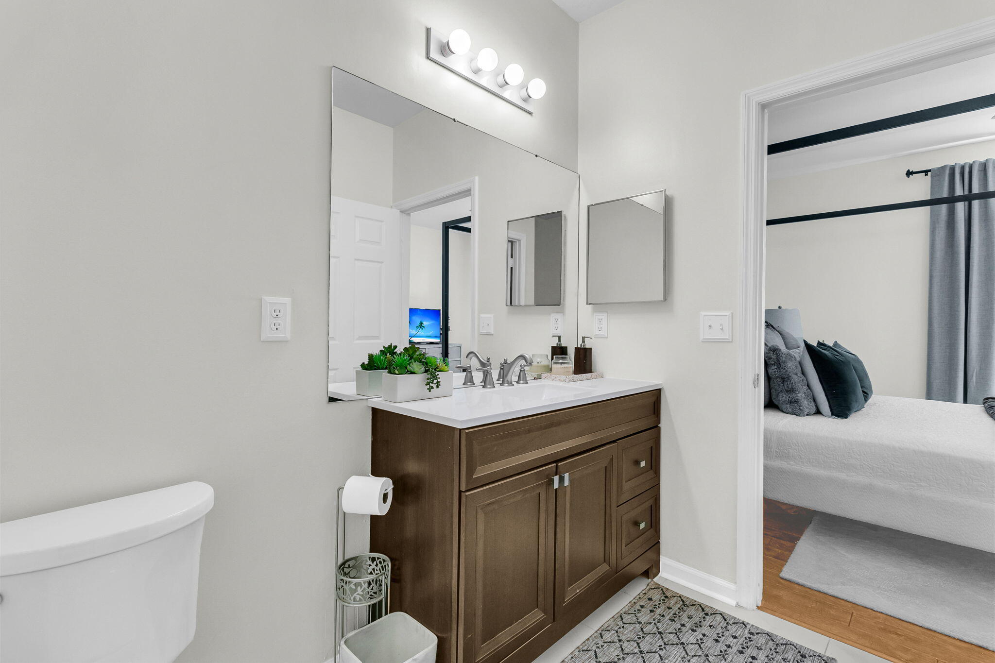 1575 Cambridge Lakes Drive Unit 104e