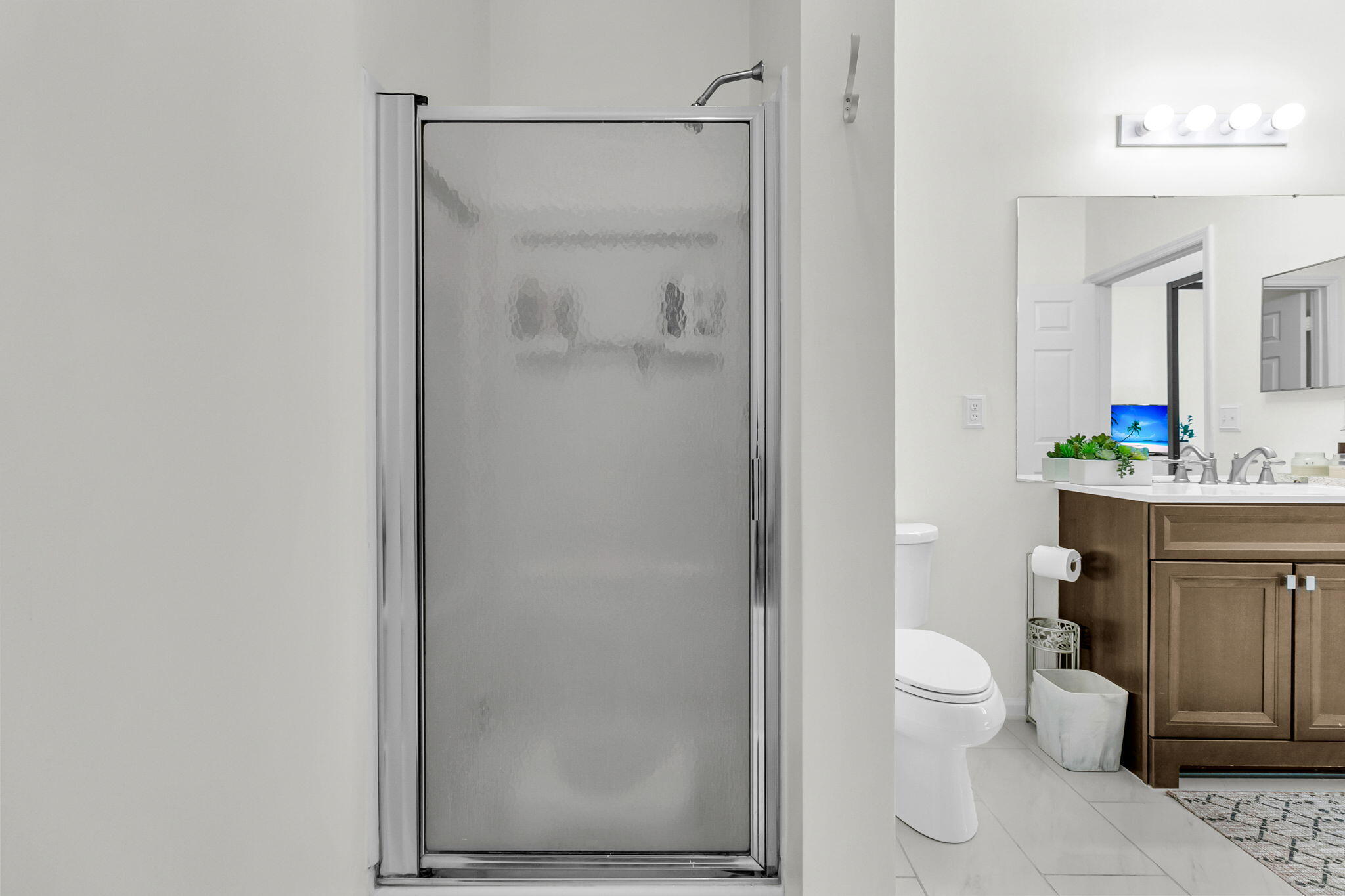 1575 Cambridge Lakes Drive Unit 104e