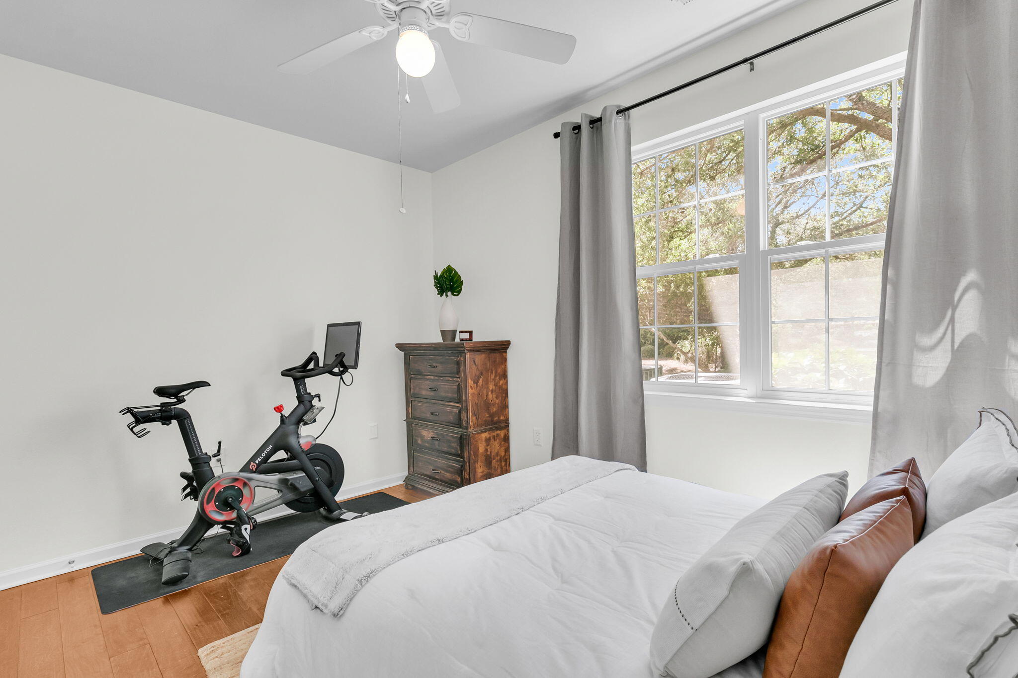 1575 Cambridge Lakes Drive Unit 104e