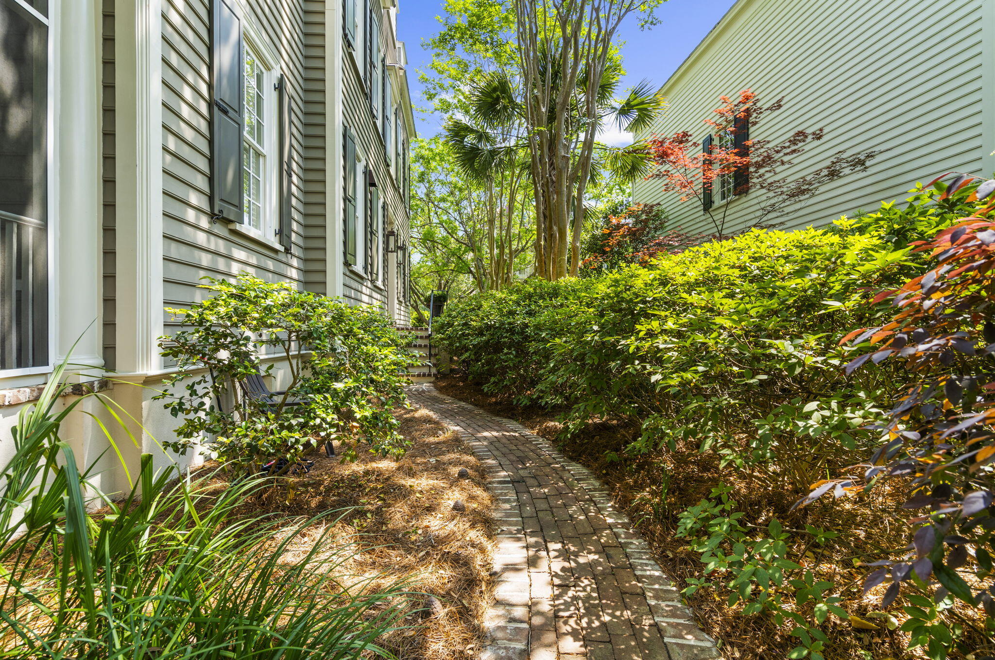127 Ionsborough Street