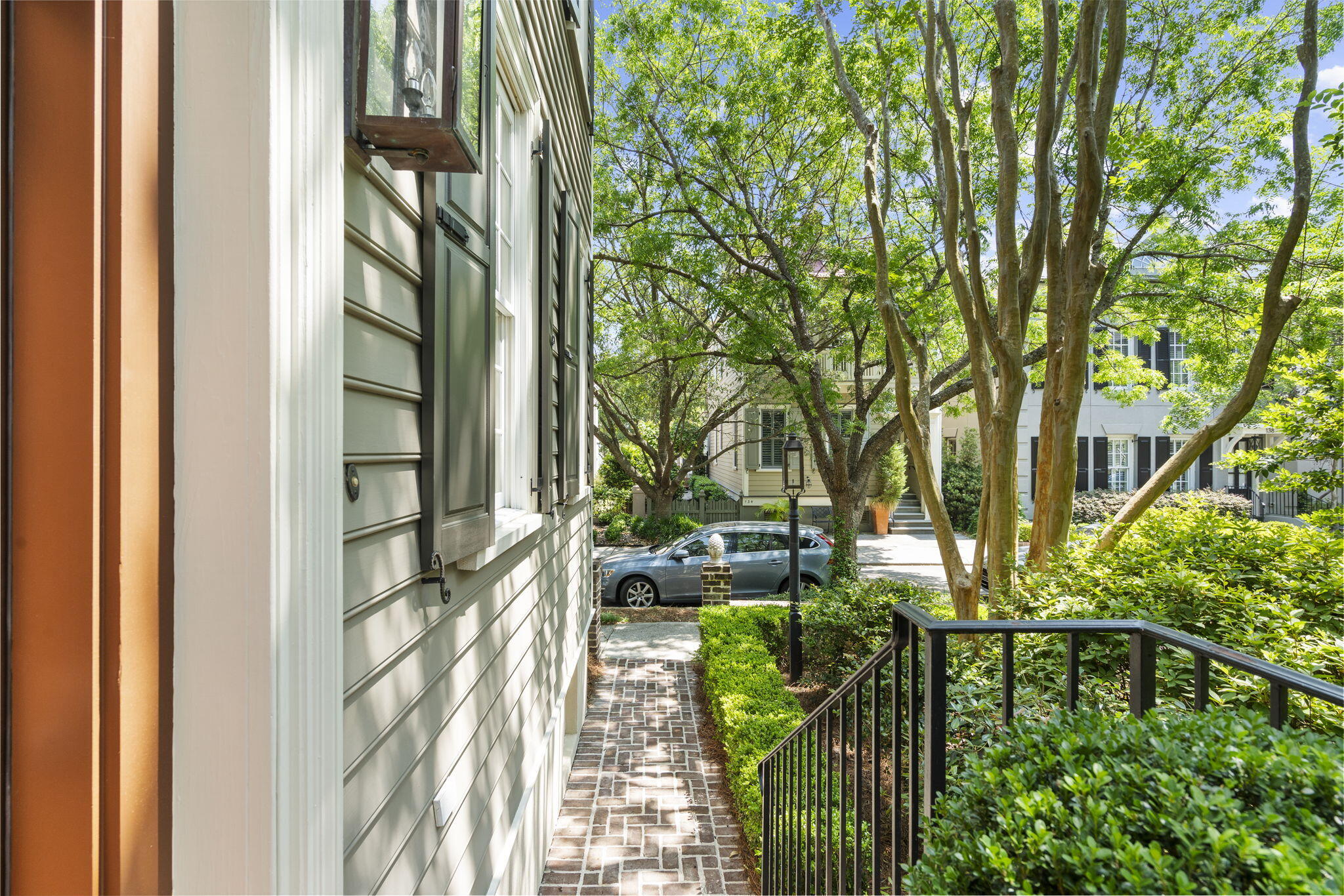 127 Ionsborough Street