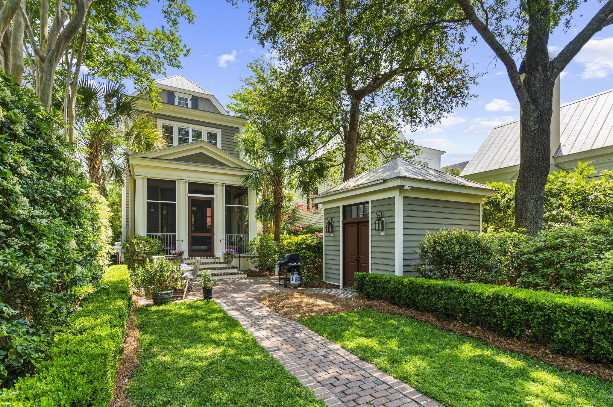 127 Ionsborough Street