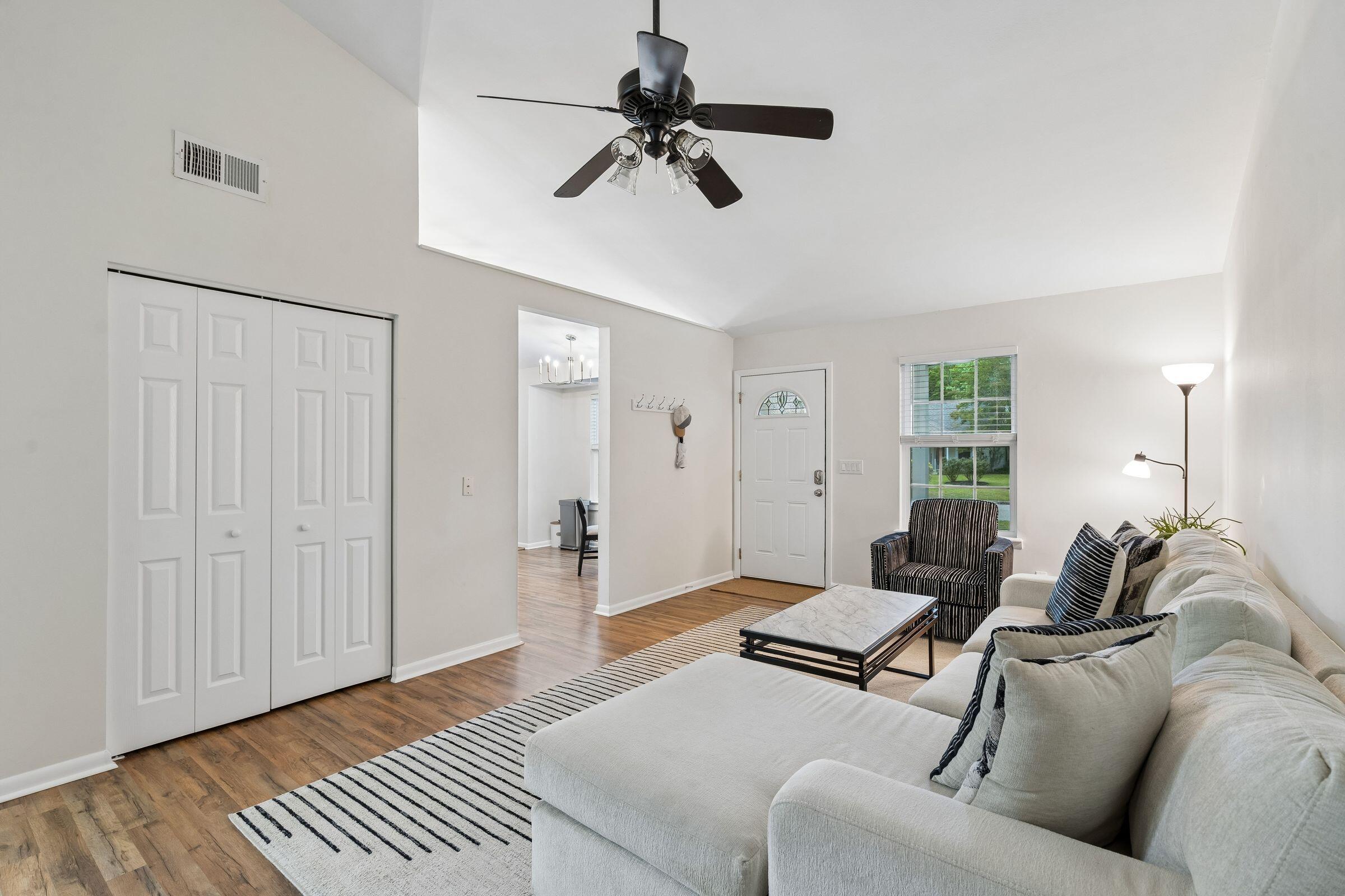 1036 Oakcrest Drive
