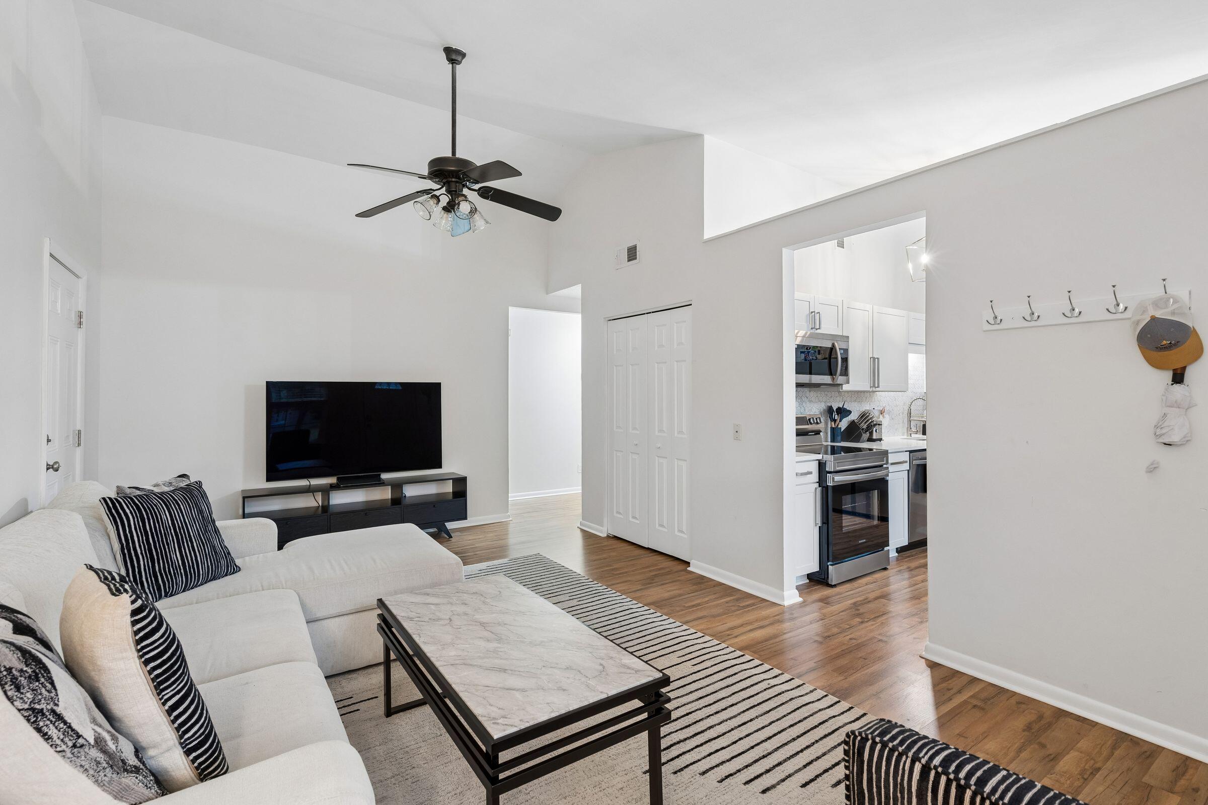 1036 Oakcrest Drive