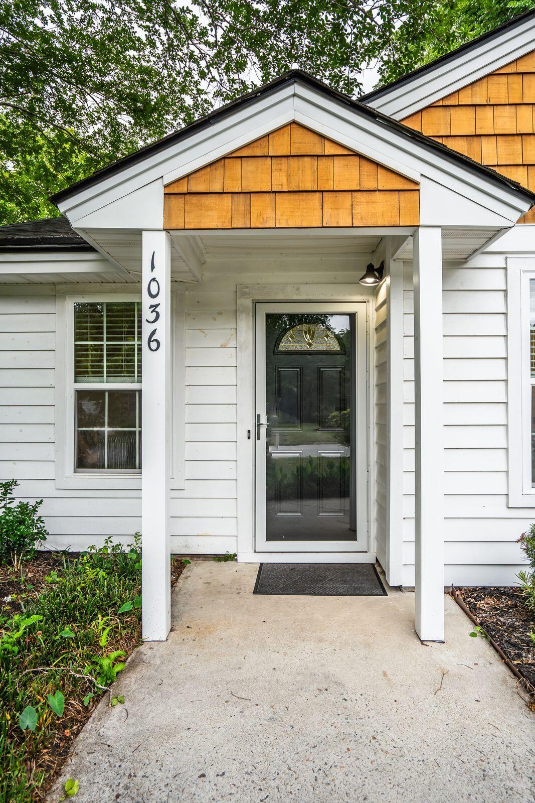 1036 Oakcrest Drive