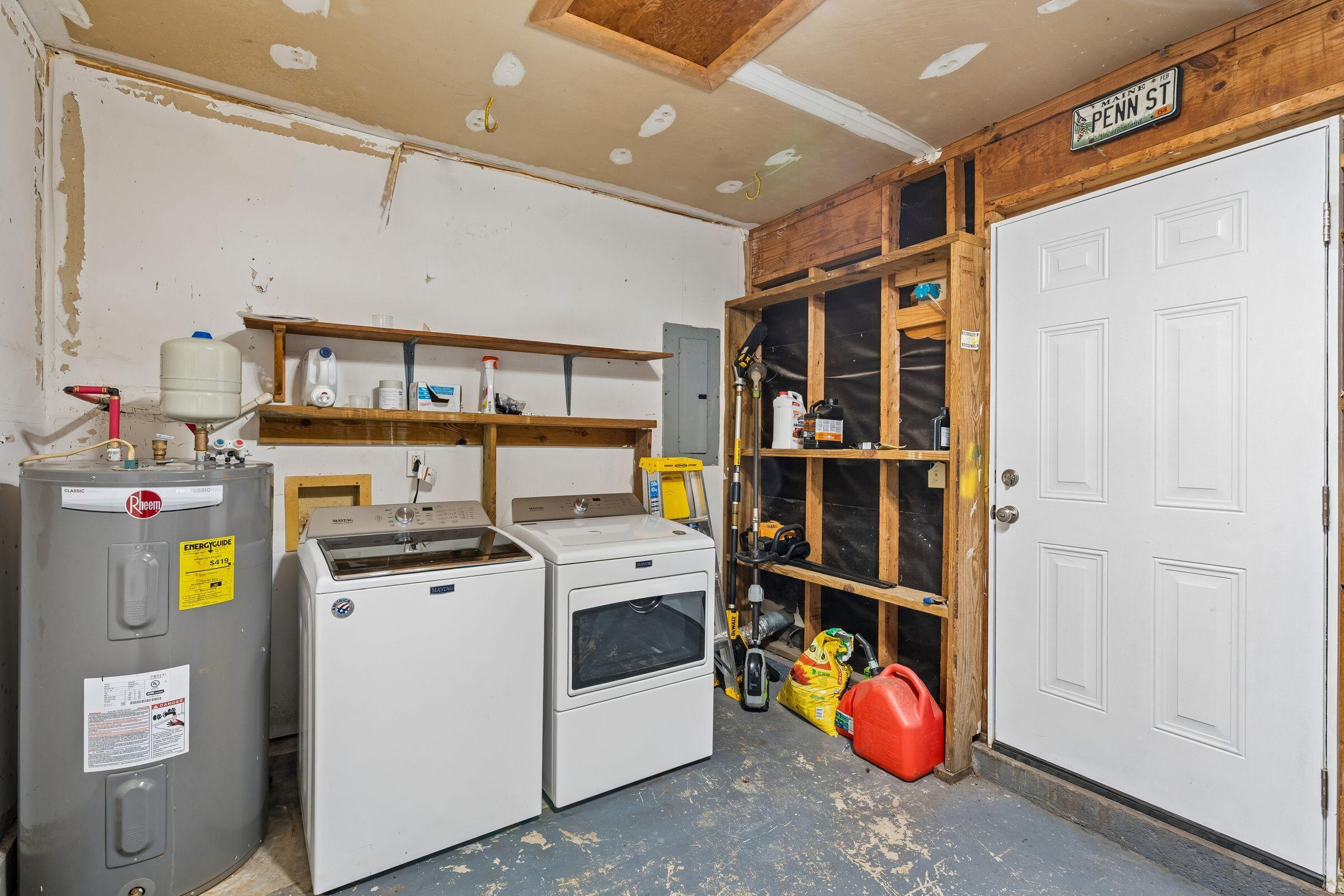 1036 Oakcrest Drive