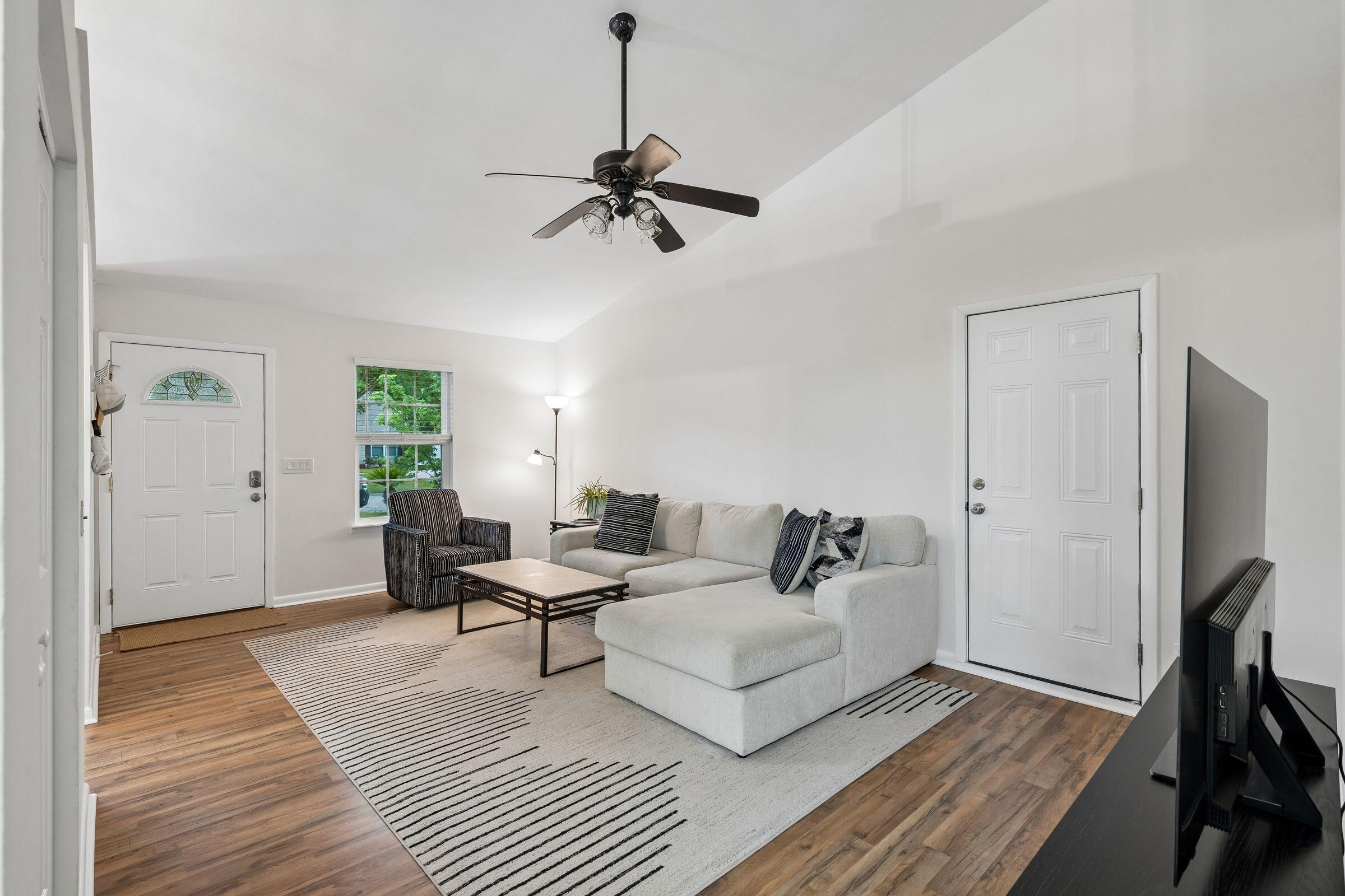 1036 Oakcrest Drive
