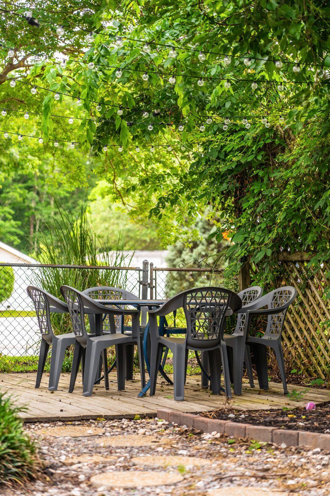 1036 Oakcrest Drive