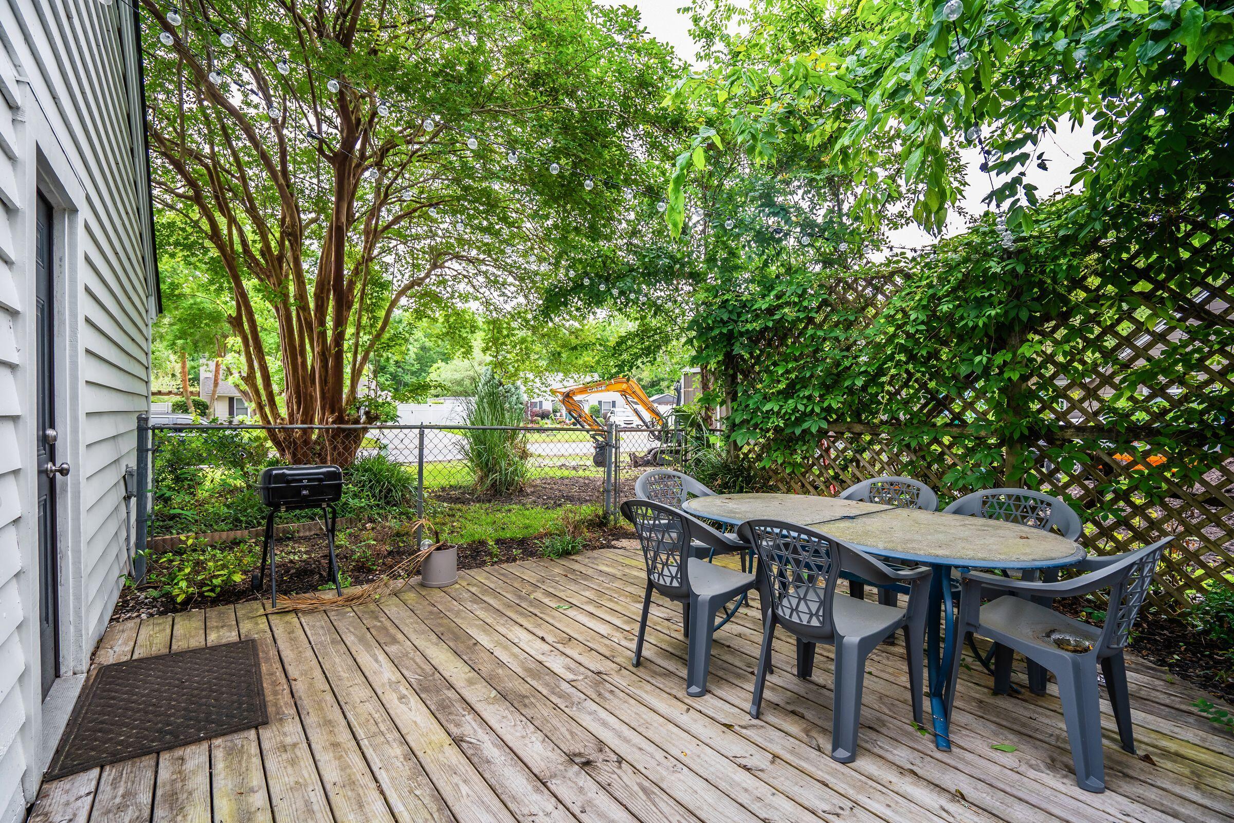 1036 Oakcrest Drive