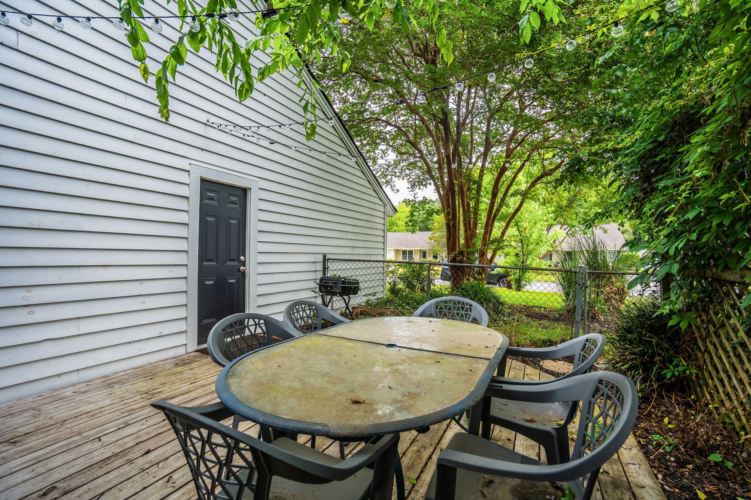 1036 Oakcrest Drive