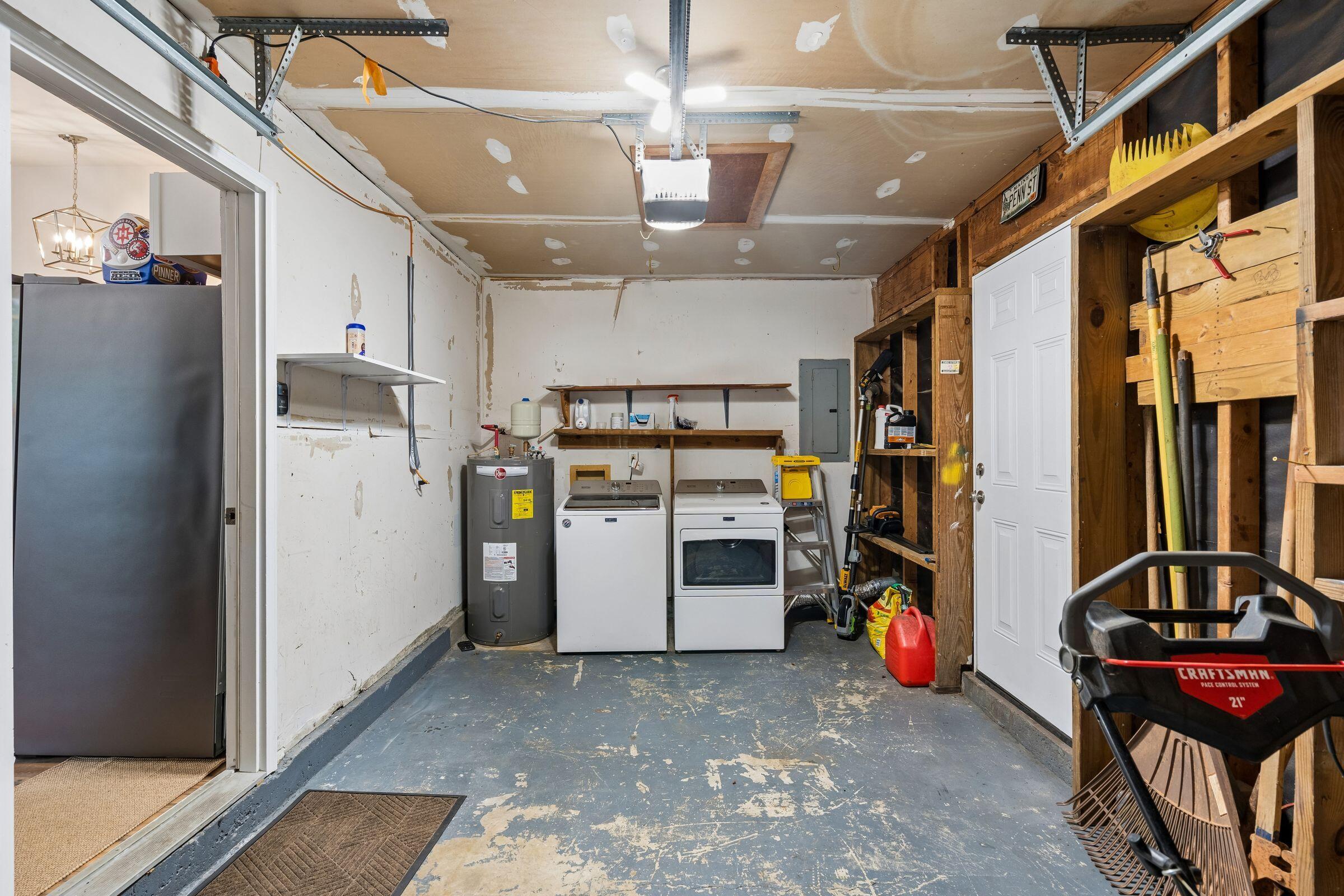 1036 Oakcrest Drive