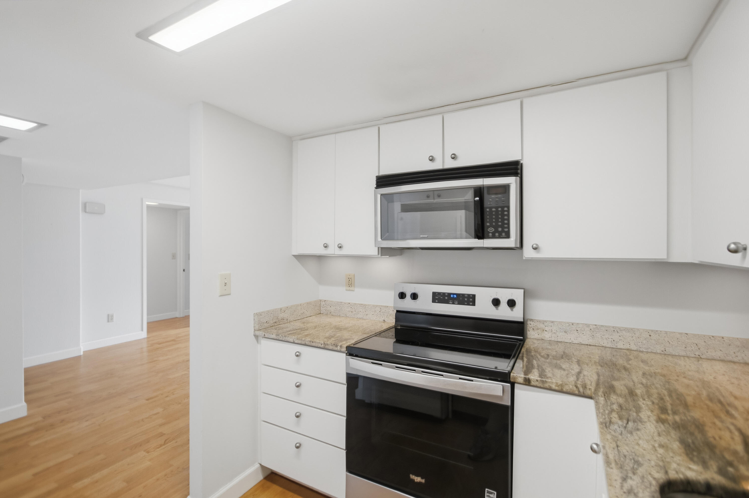 14 Lockwood Drive Apt 3i
