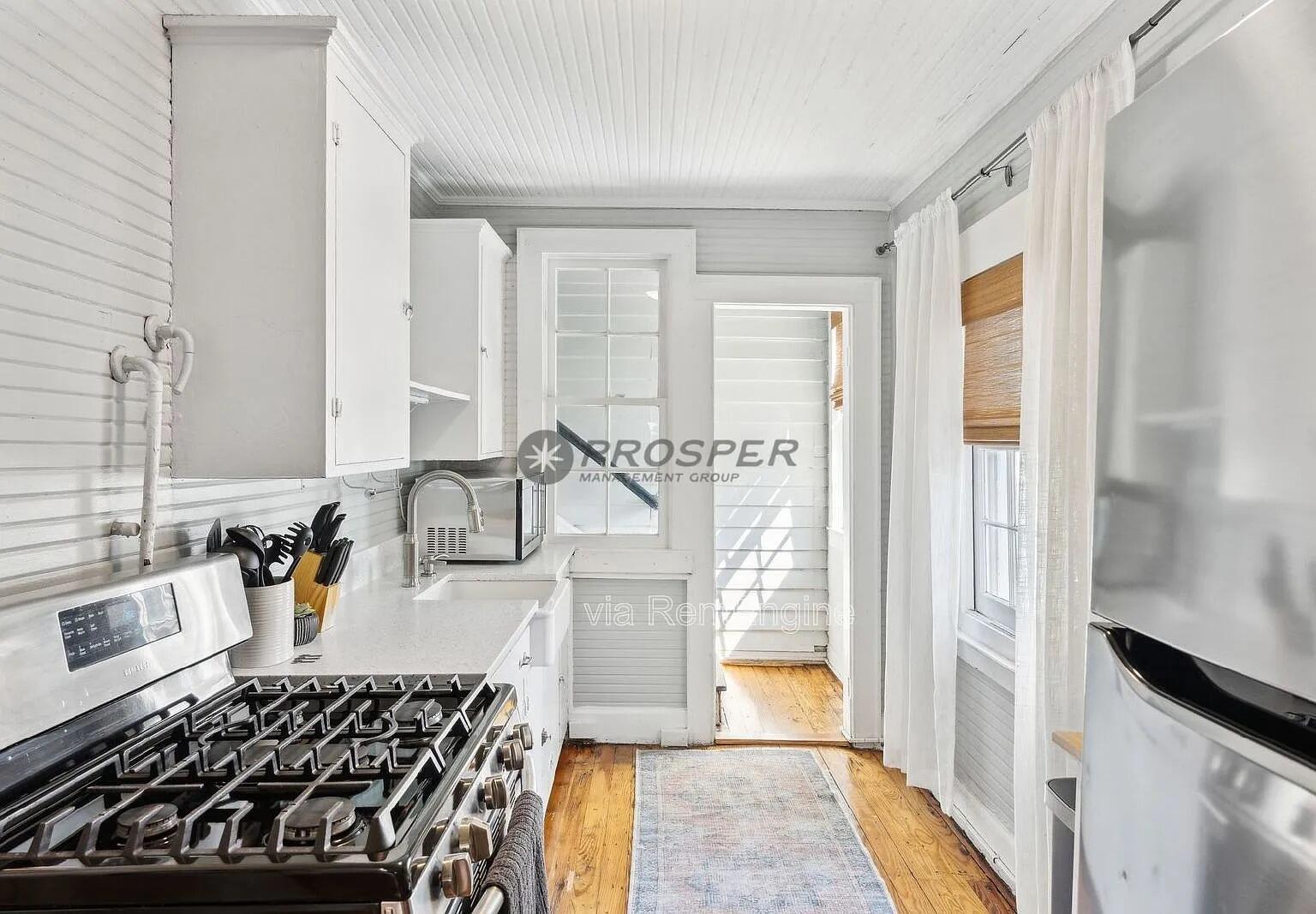 72 1/2 King Street