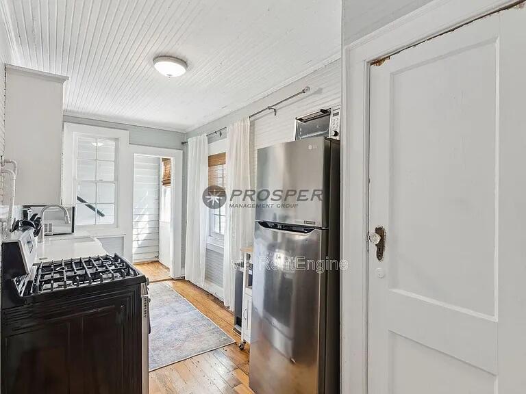 72 1/2 King Street