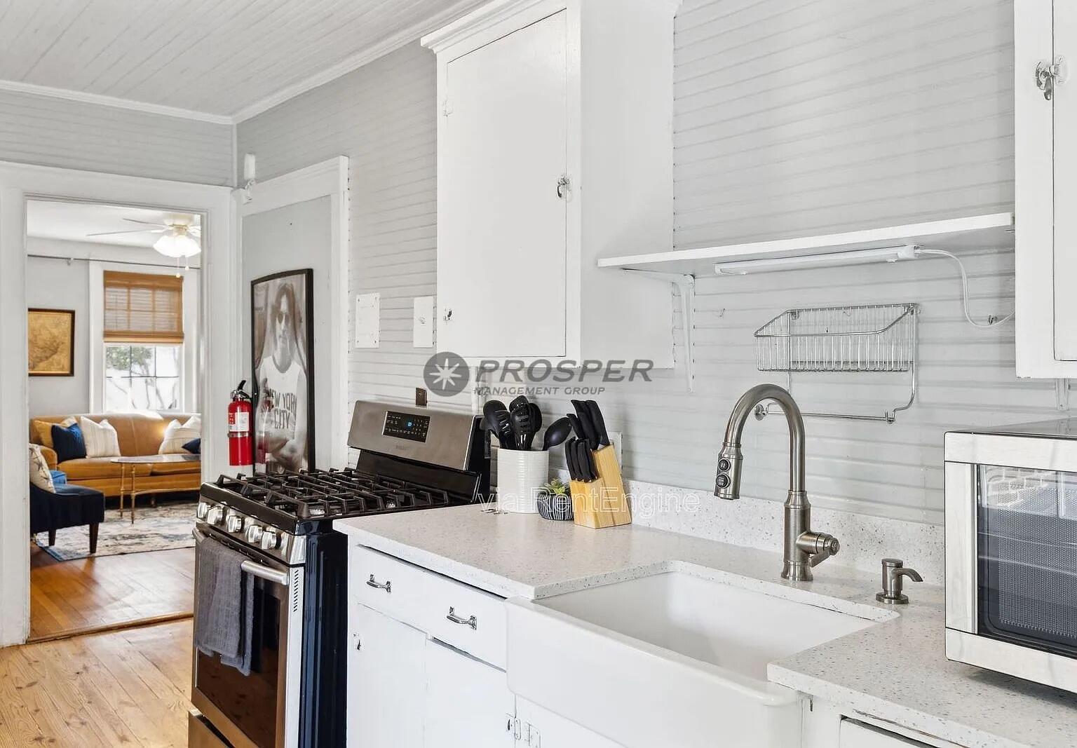 72 1/2 King Street
