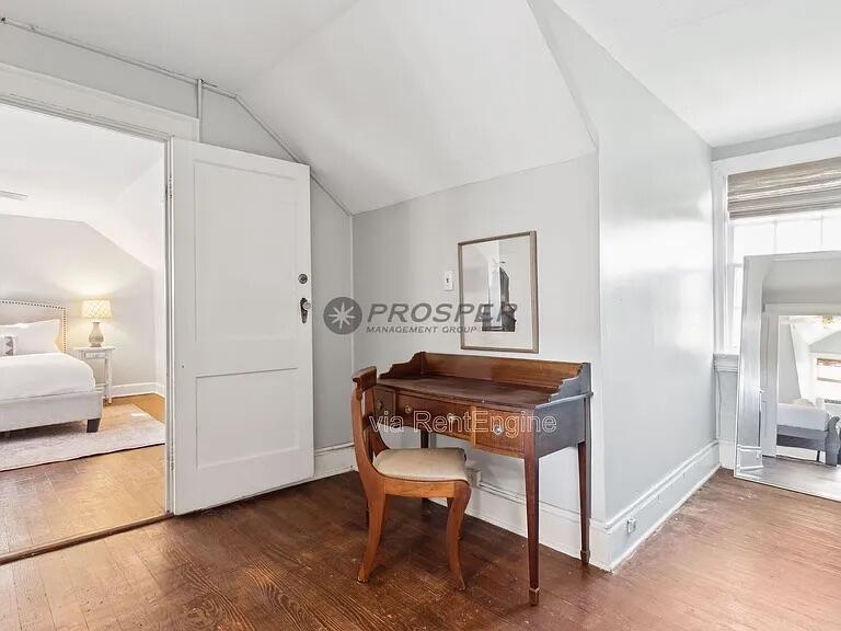 72 1/2 King Street