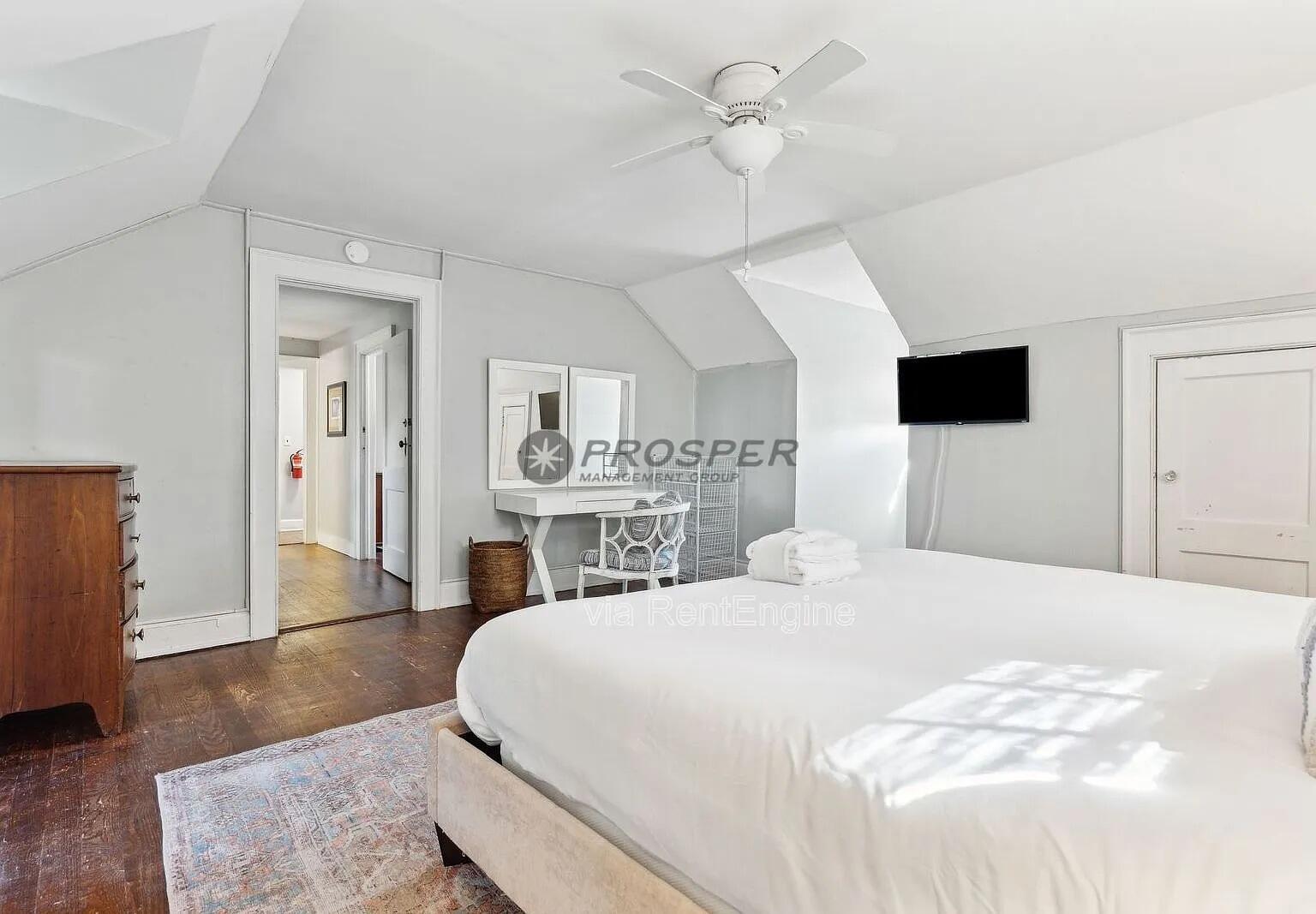 72 1/2 King Street
