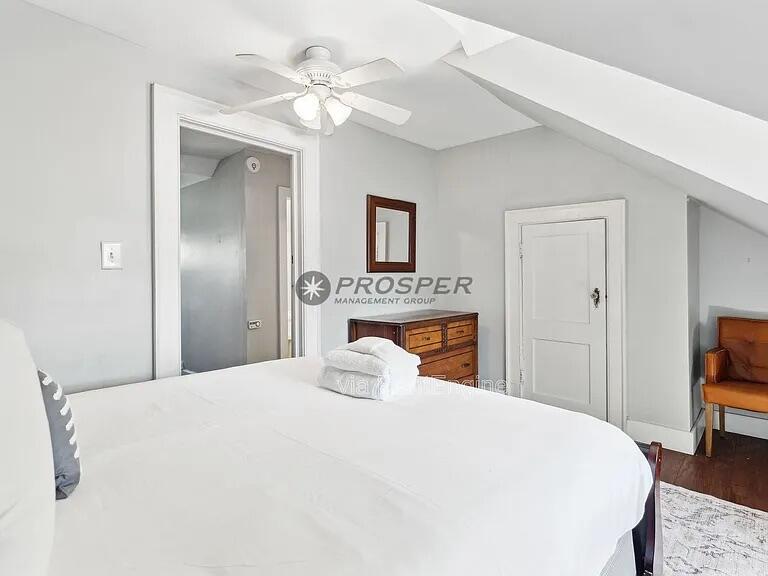 72 1/2 King Street