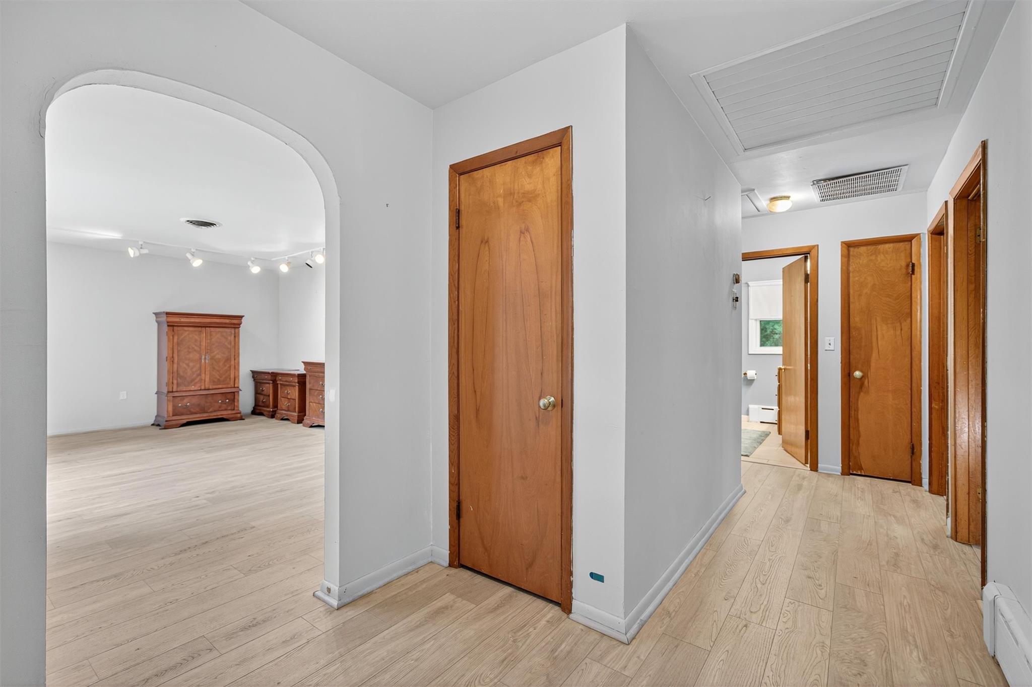 6 Oak Place
