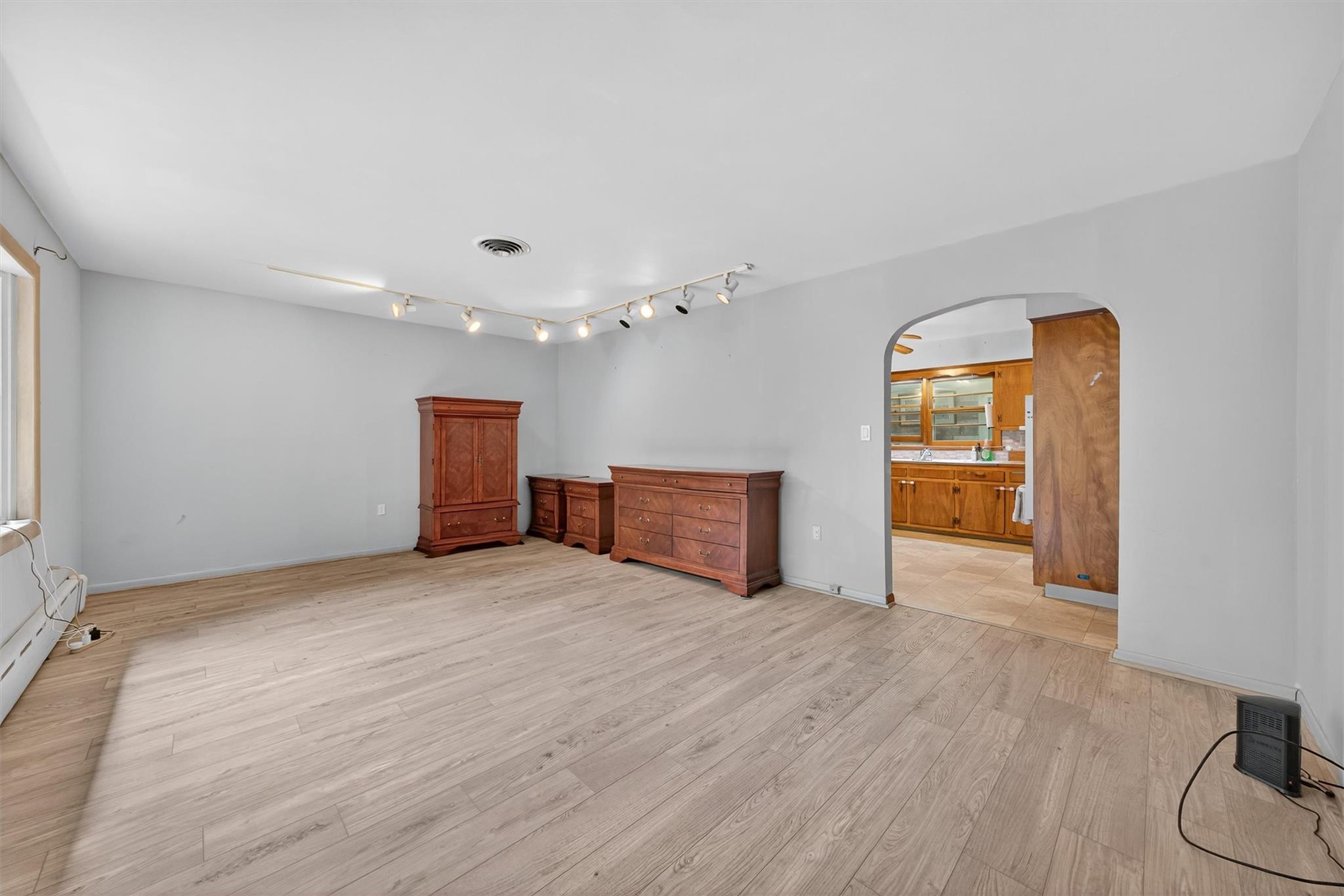 6 Oak Place