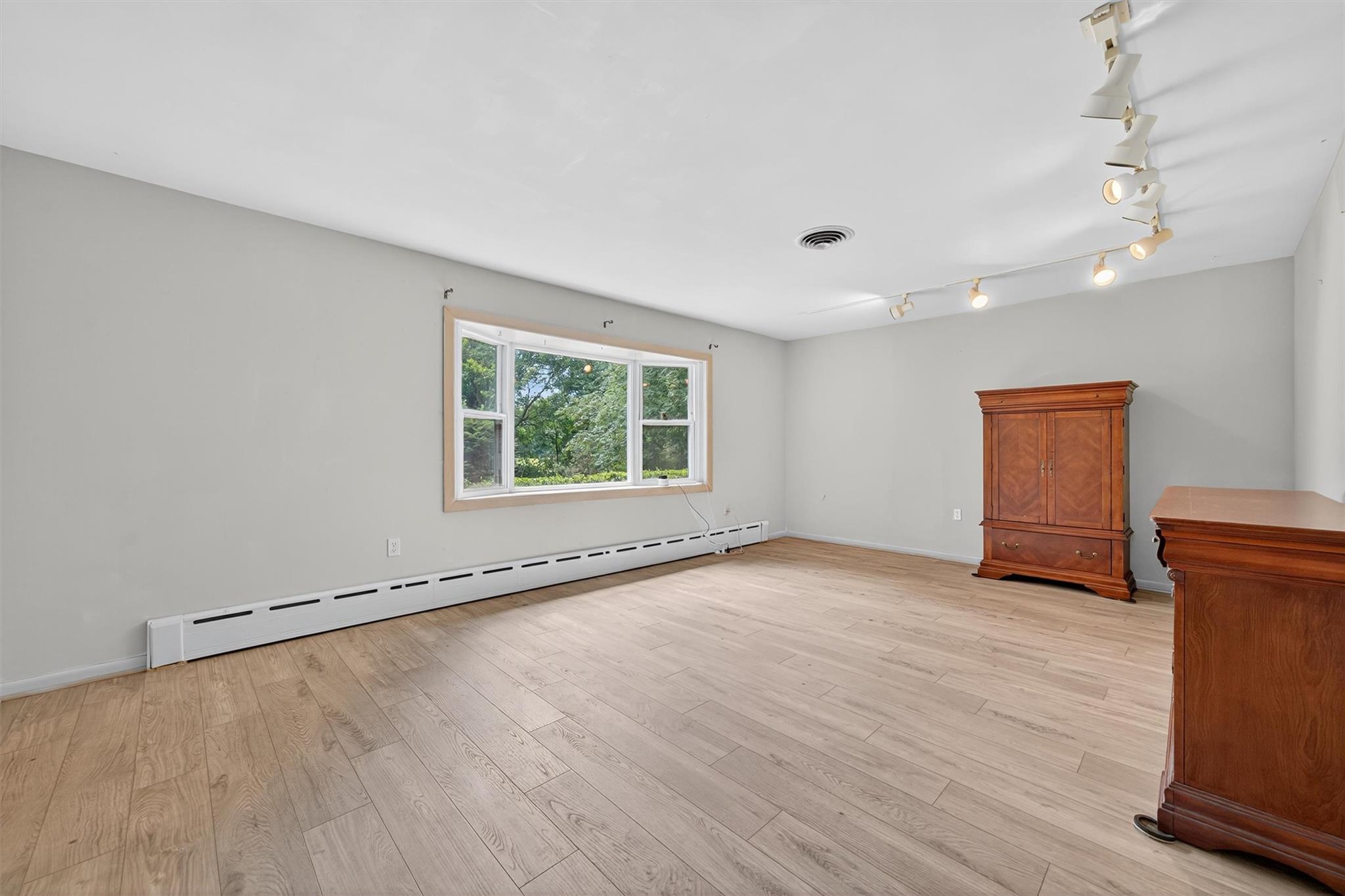 6 Oak Place