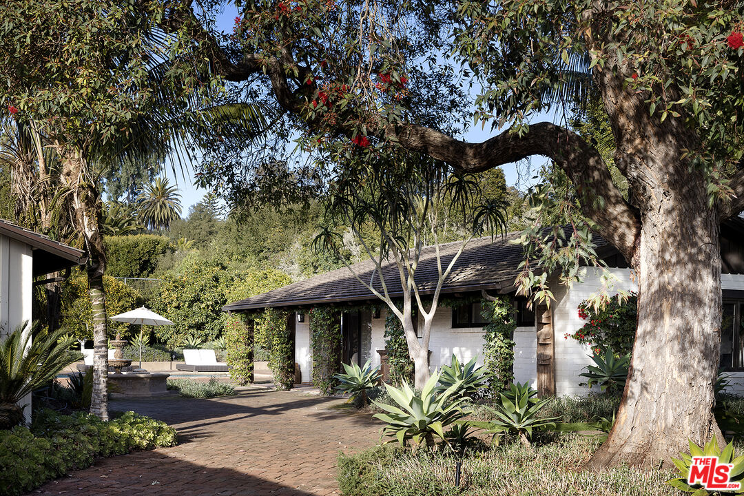 4295 Marina Dr