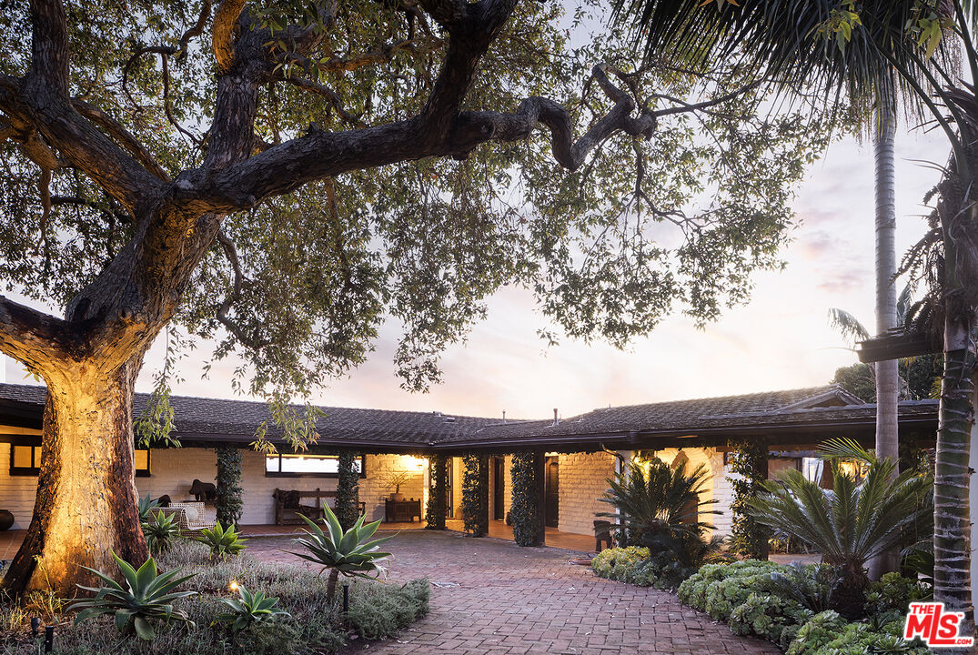 4295 Marina Dr