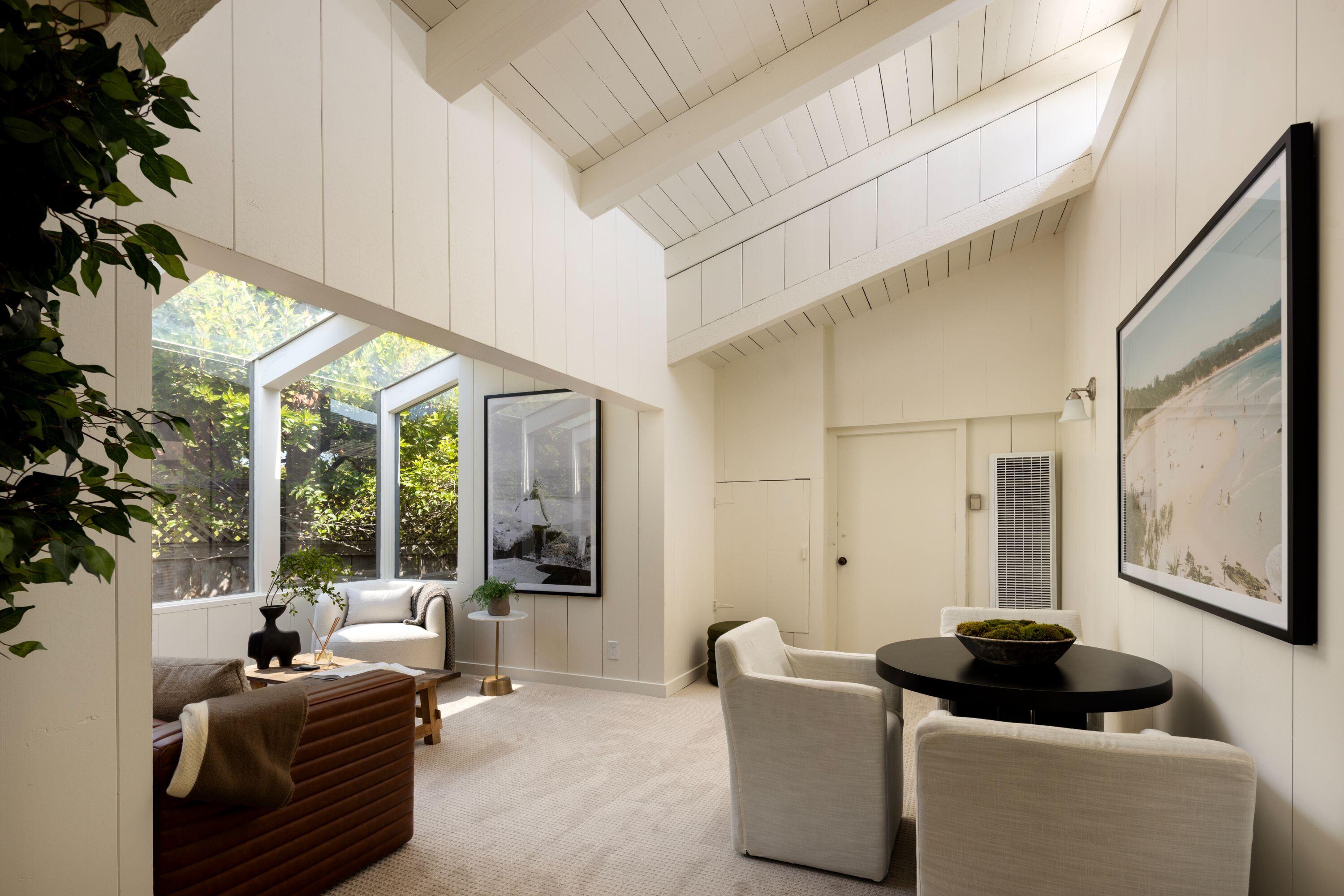 4217 Avenue Del Mar