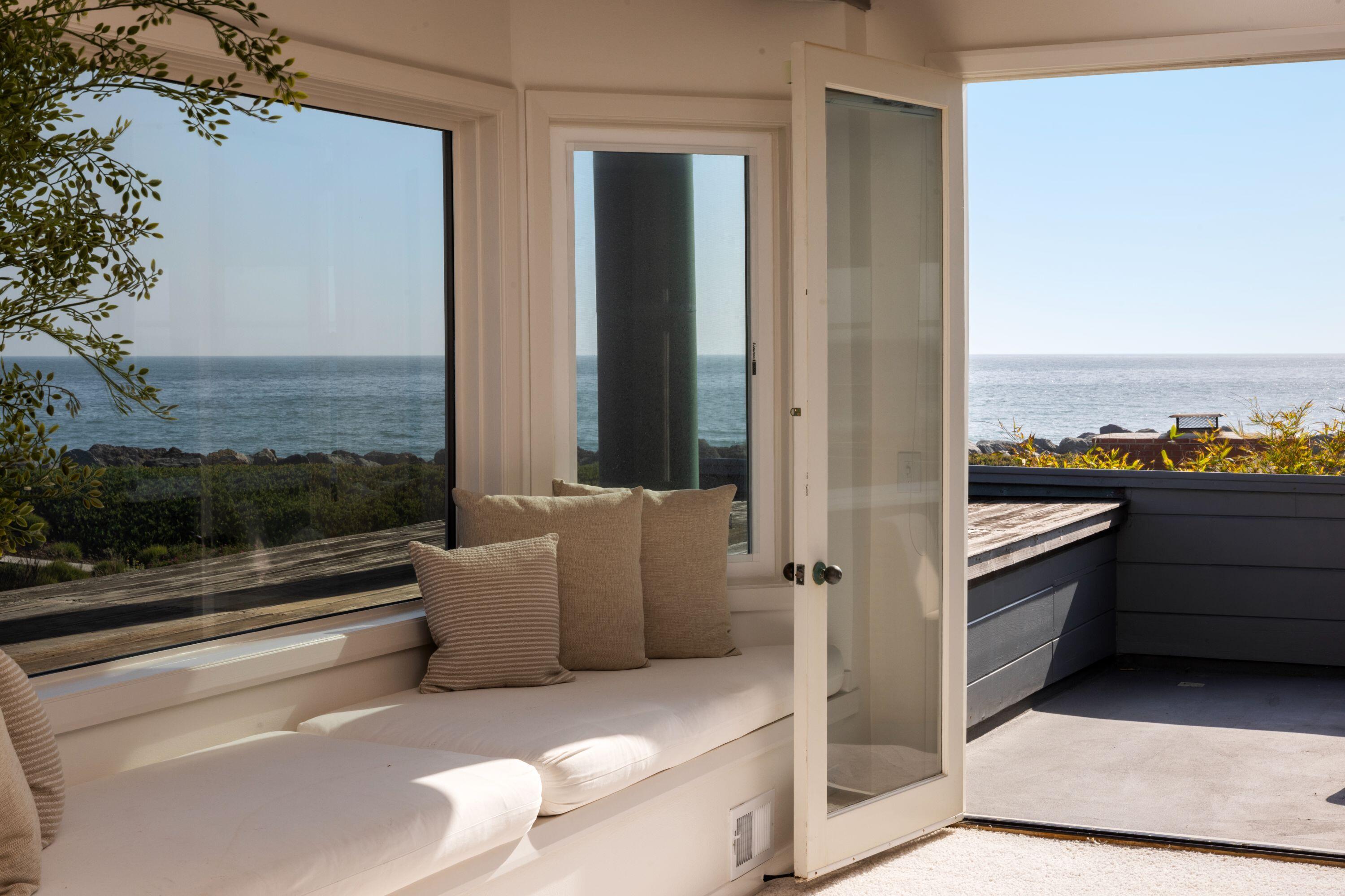 4217 Avenue Del Mar