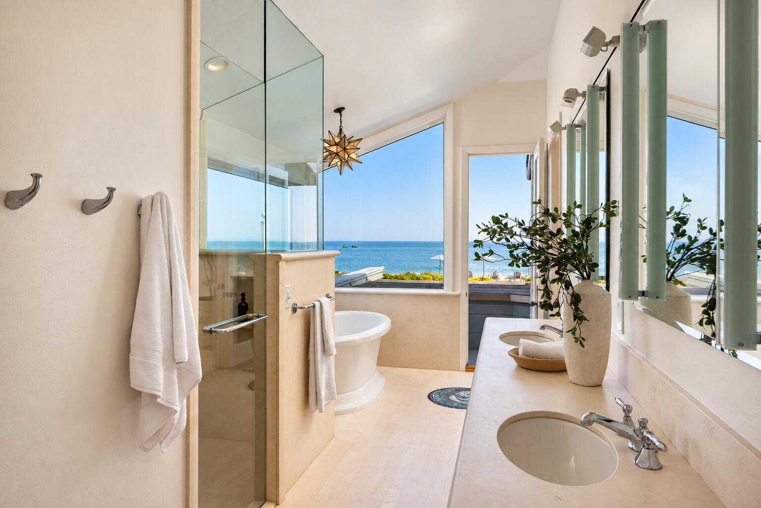 4217 Avenue Del Mar