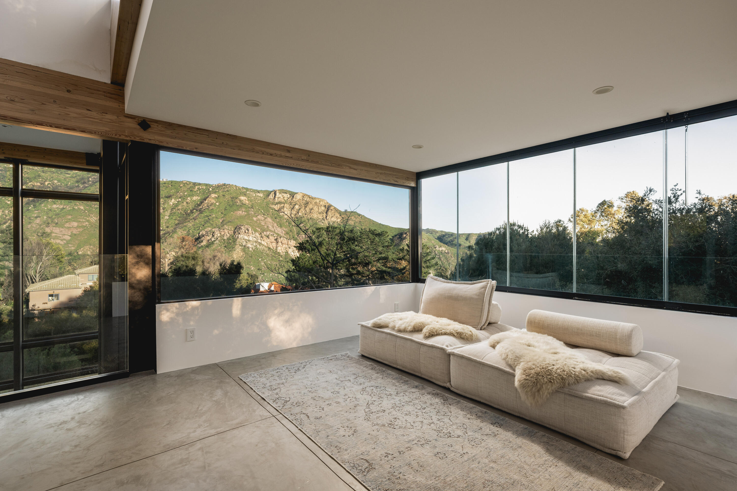 2315 Live Oak Meadows Road