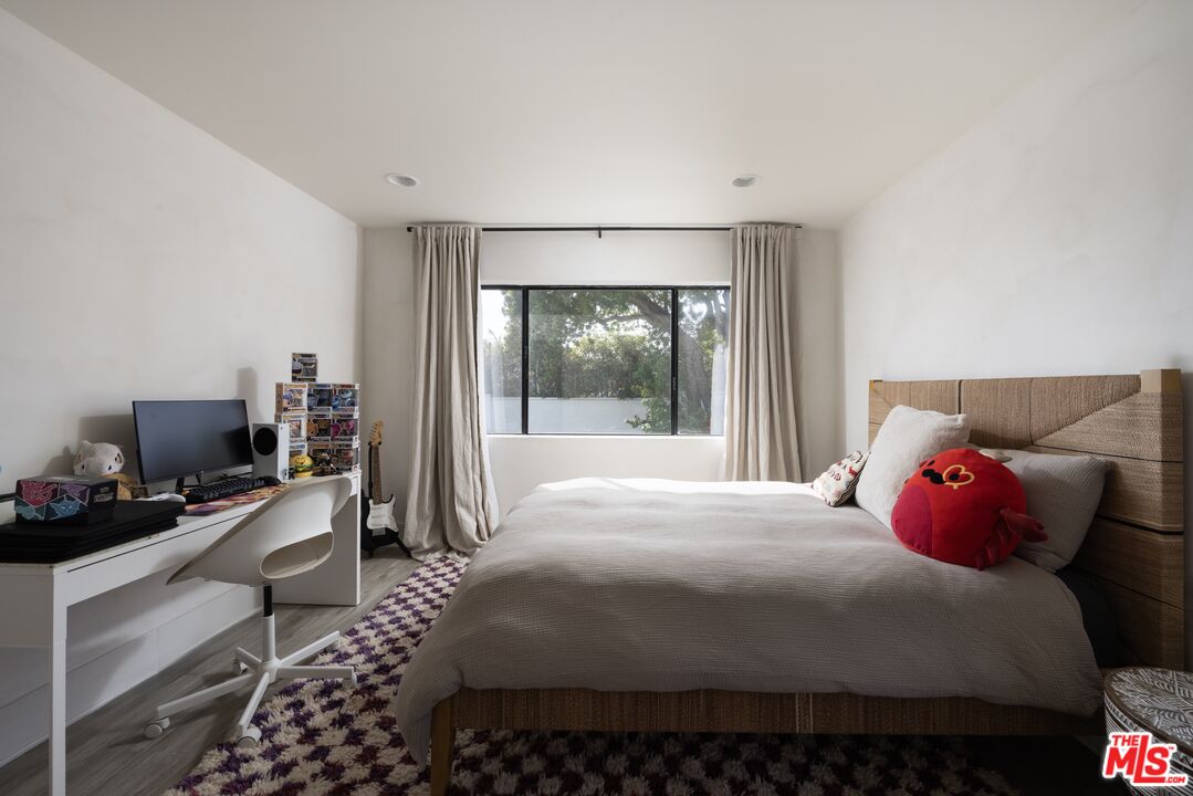 29328 Heathercliff Rd