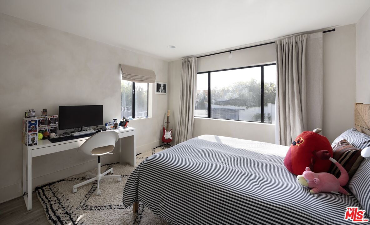 29328 Heathercliff Rd