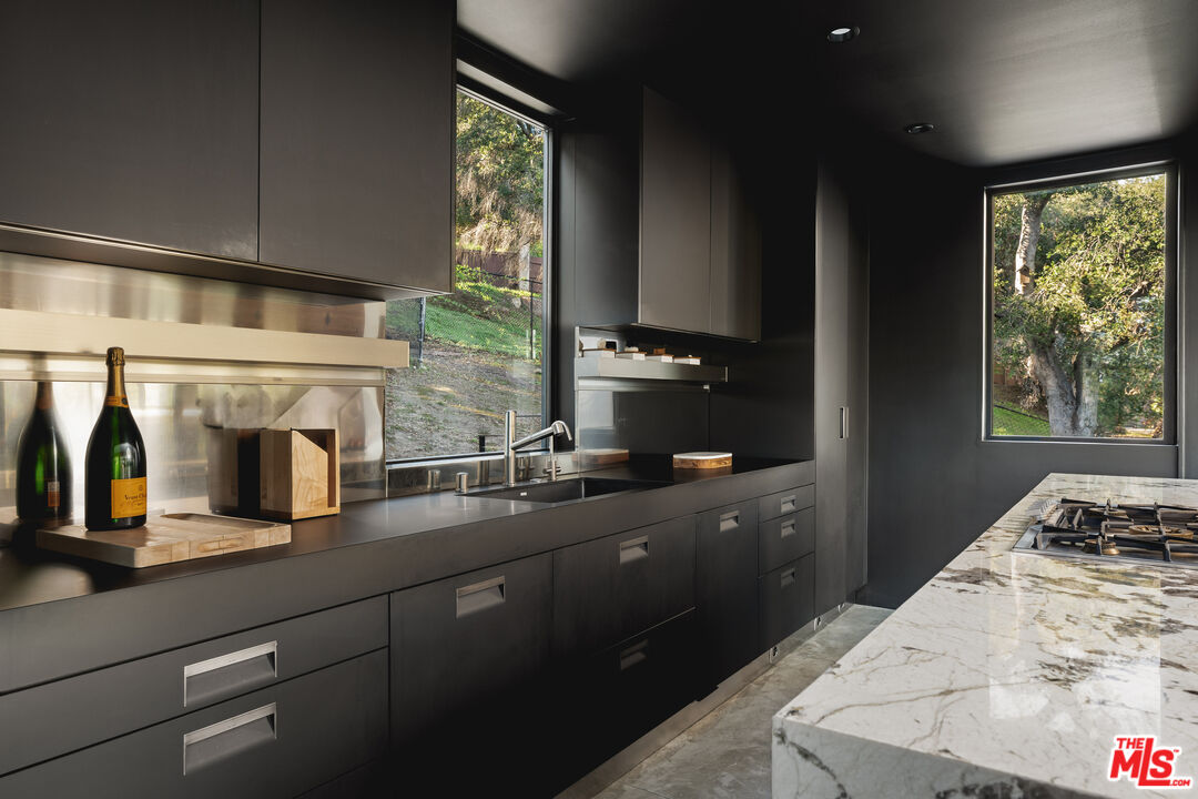 2315 Live Oak Meadows Rd