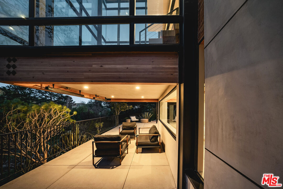 2315 Live Oak Meadows Rd