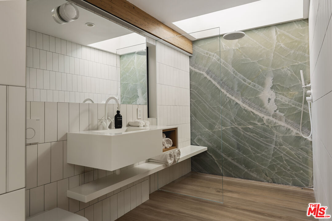 2315 Live Oak Meadows Rd