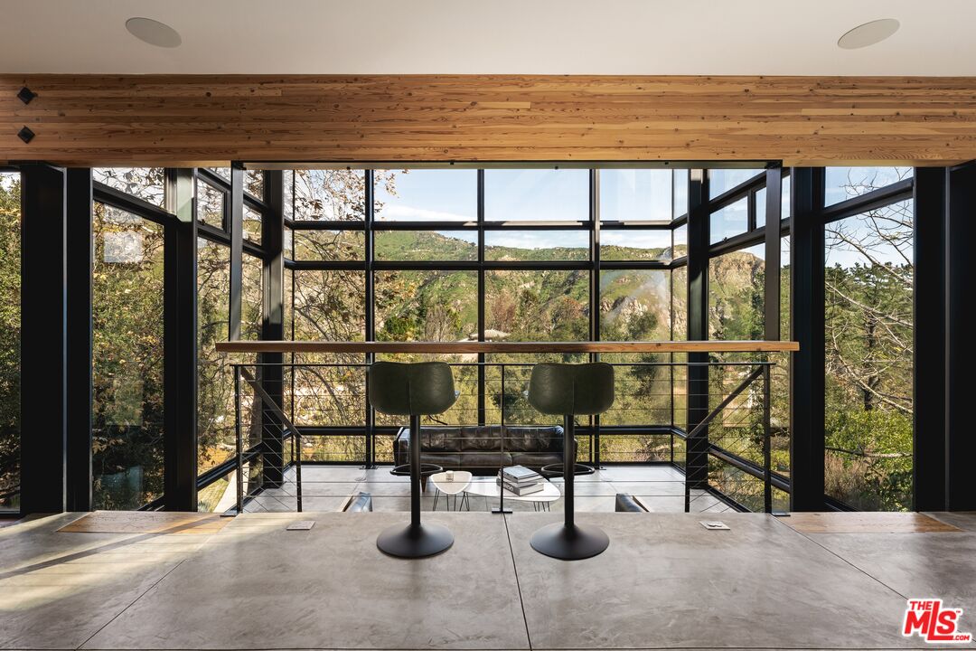 2315 Live Oak Meadows Rd