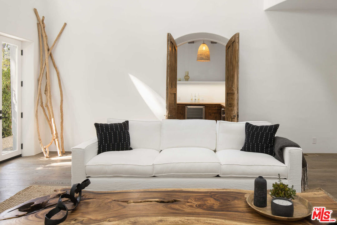 27405 Pacific Coast Hwy