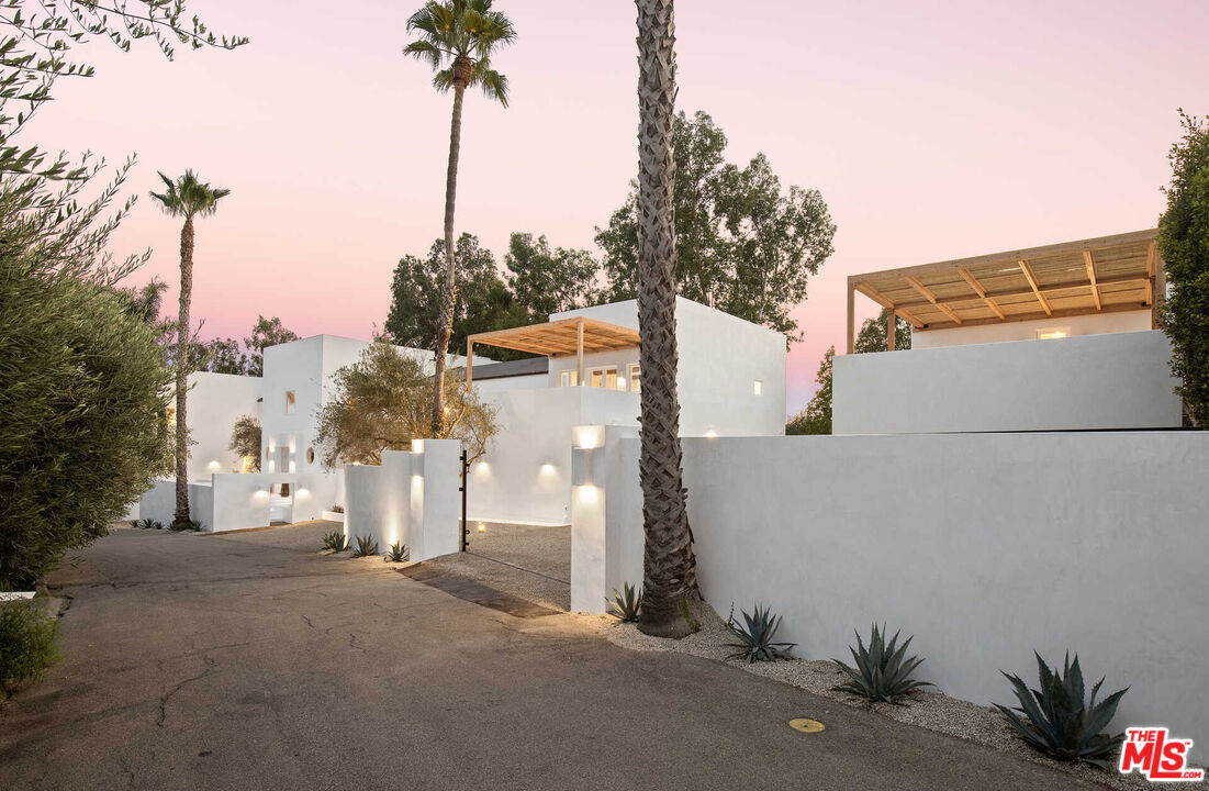 27405 Pacific Coast Hwy