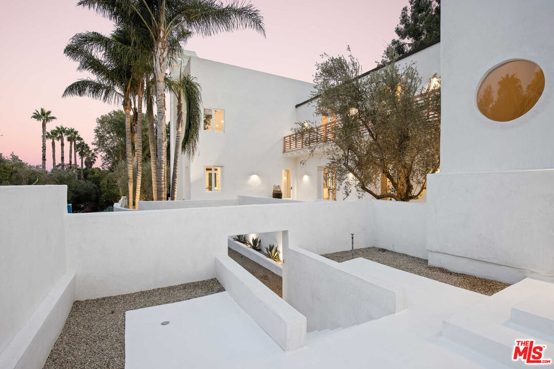 27405 Pacific Coast Hwy