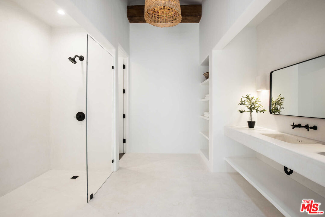 27405 Pacific Coast Hwy