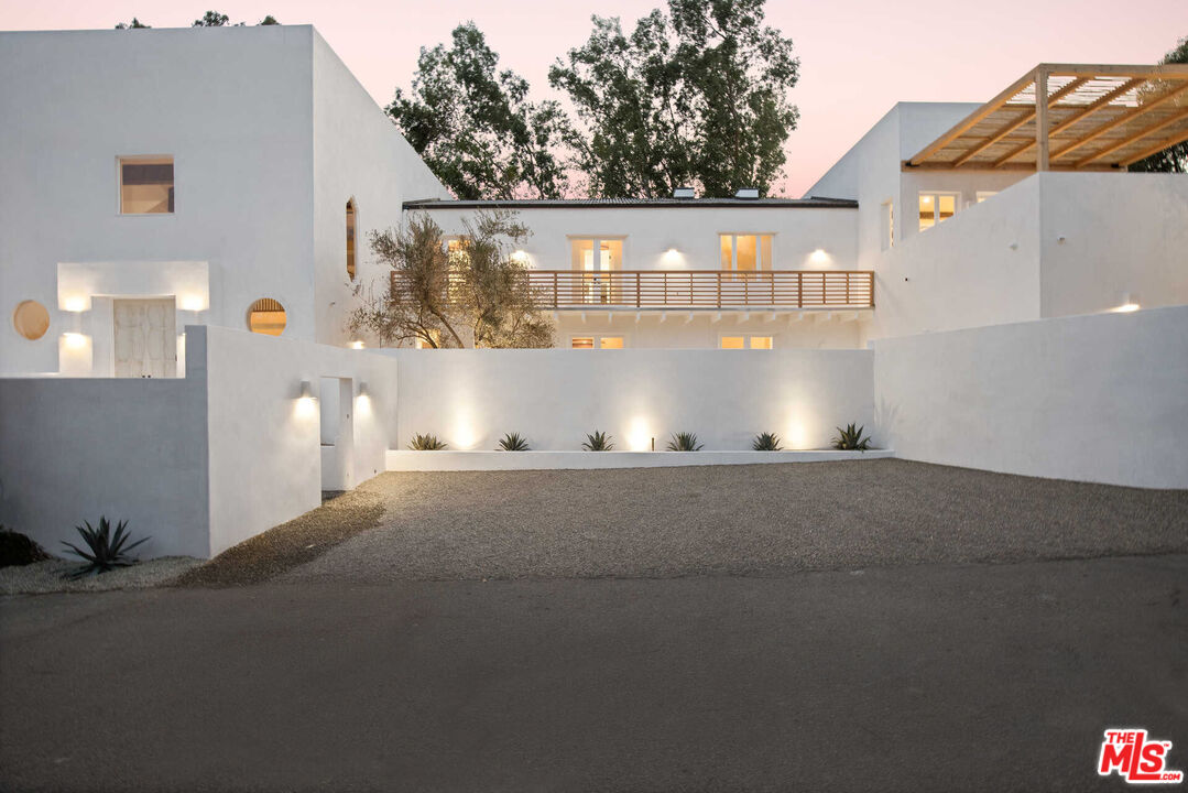 27405 Pacific Coast Hwy