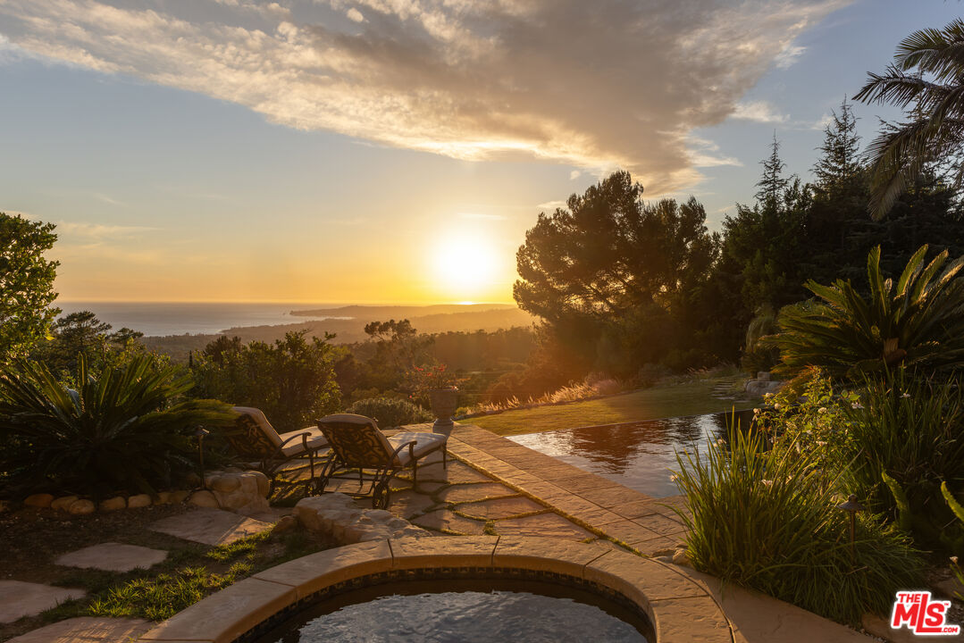 3091 Hidden Valley Ln