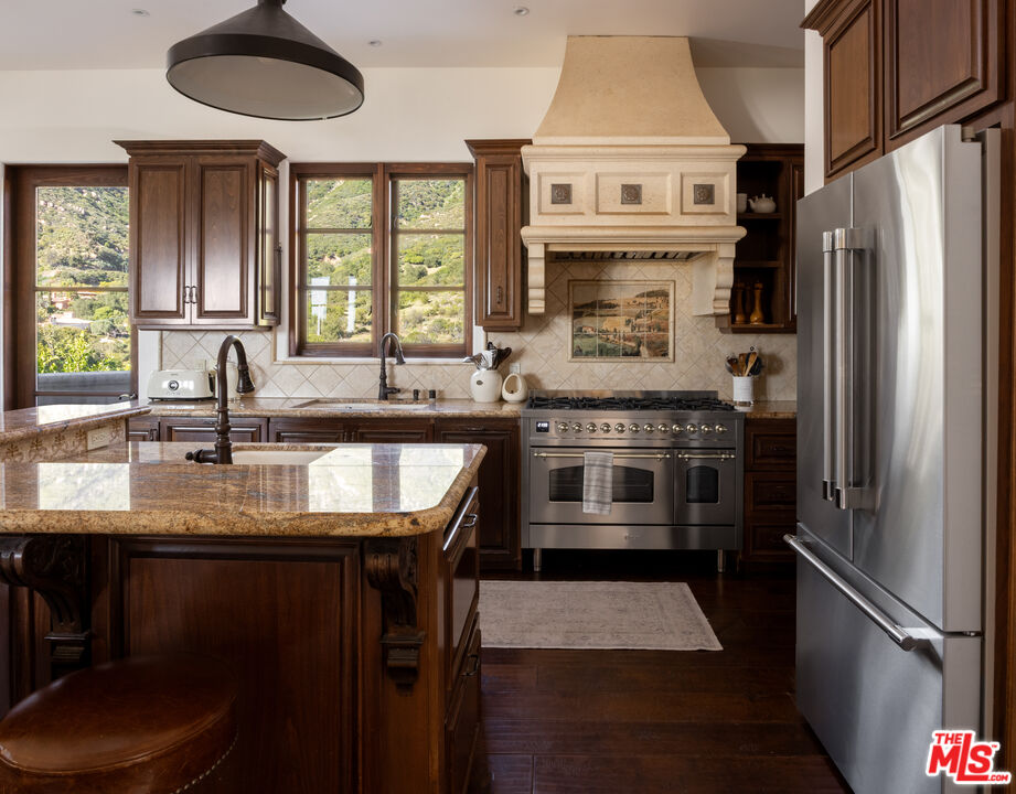 3091 Hidden Valley Ln