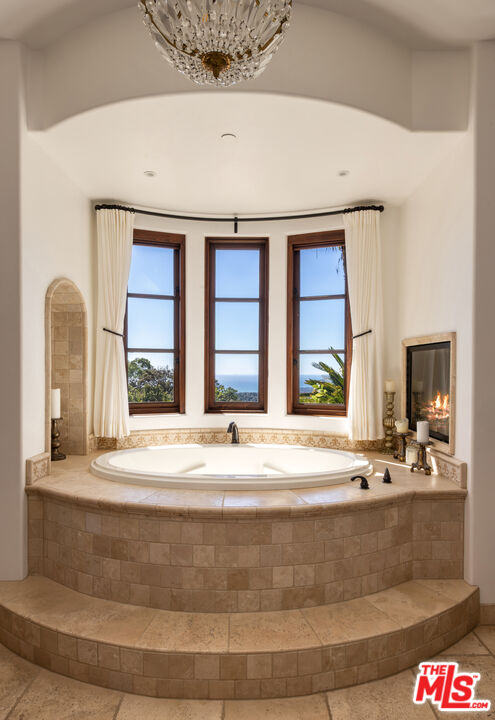 3091 Hidden Valley Ln