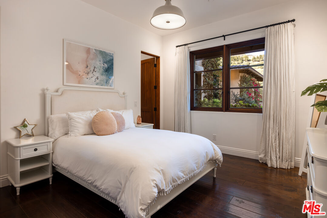 3091 Hidden Valley Ln