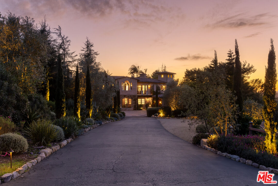 3091 Hidden Valley Ln