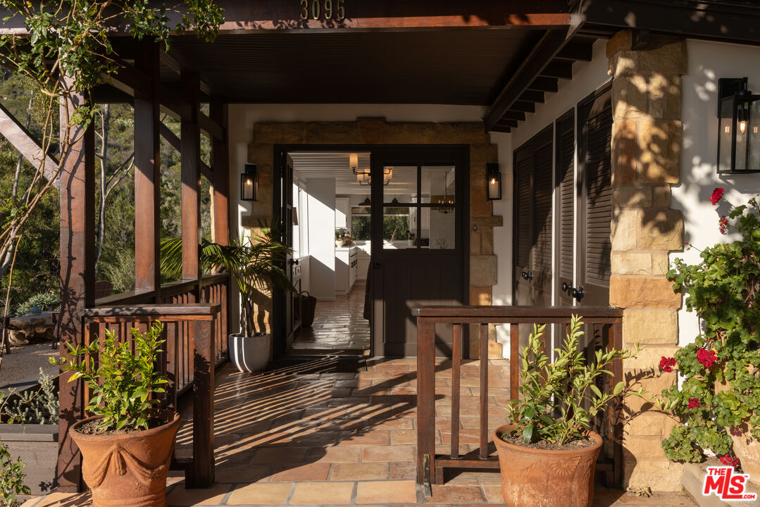 3091 Hidden Valley Ln